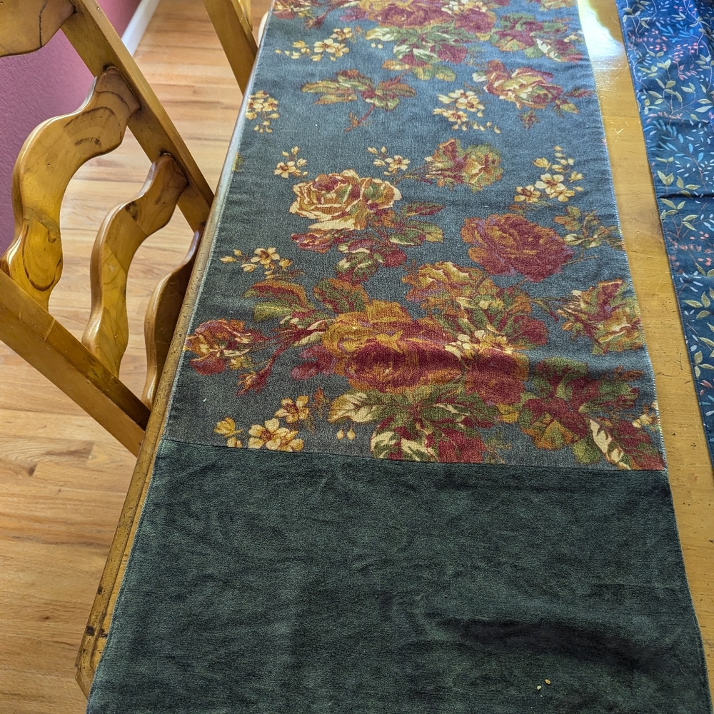 April Cornell table runner